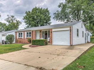 11937 Brookmont Dr, Maryland Heights, MO 63043