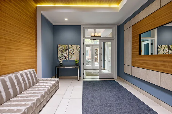 Entry / hallway, photo 1