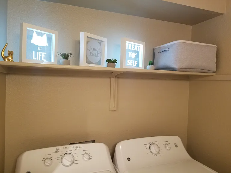 Overlook Pointe Apartments — Photo 8