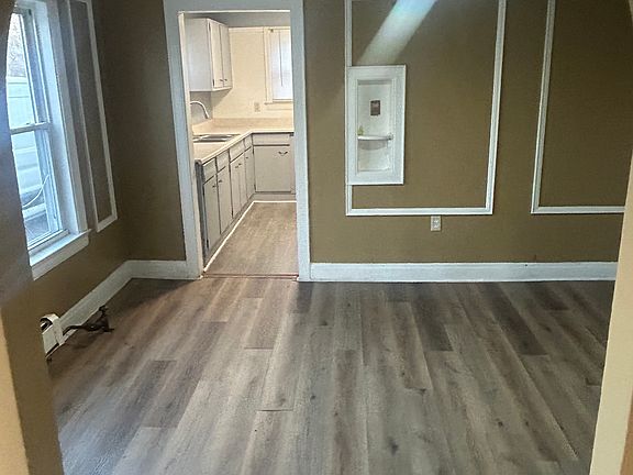 5th image of 352 Belmont Ave