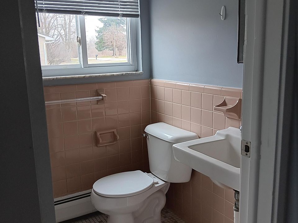 415 E Mill St APT 6, Capac, MI 48014 Zillow