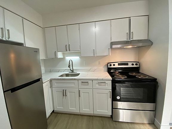 5th image of 1419 S J St #101