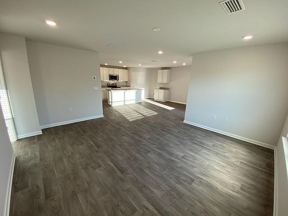 5th image of 271 Ryder Ln