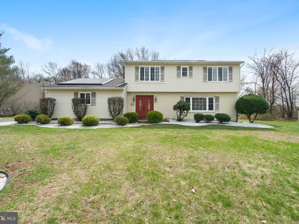 17 Wayne Way, East Windsor, NJ 08520