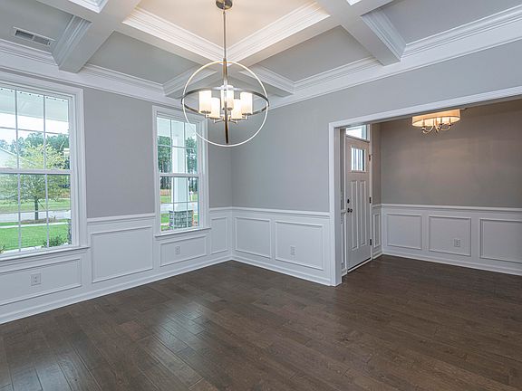 5th image of 105 Orpington Trl