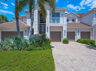2325 Mont Claire Dr APT 201, Naples, FL 34109