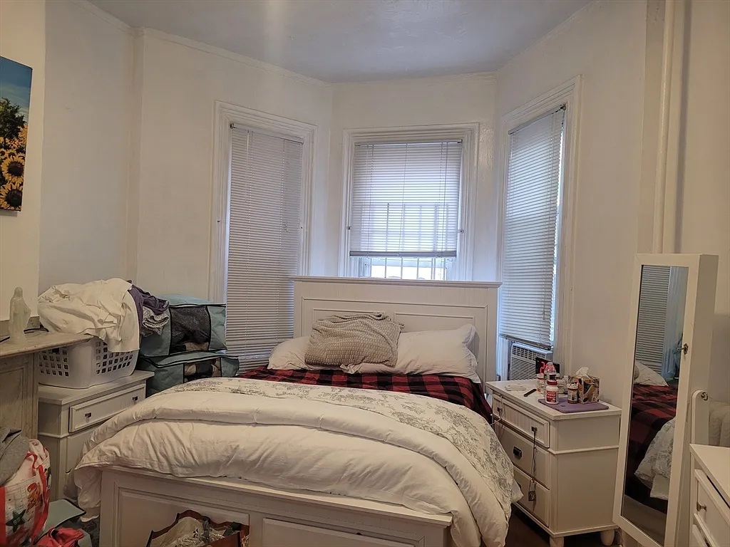 Studio, 1.0 bath, 400 sqft, $2,400 — Photo 2