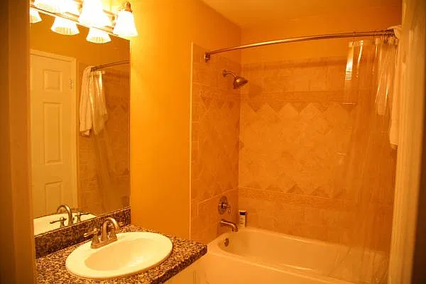 2 bed, 1.5 bath, 855 sqft, $2,490 — Photo 3
