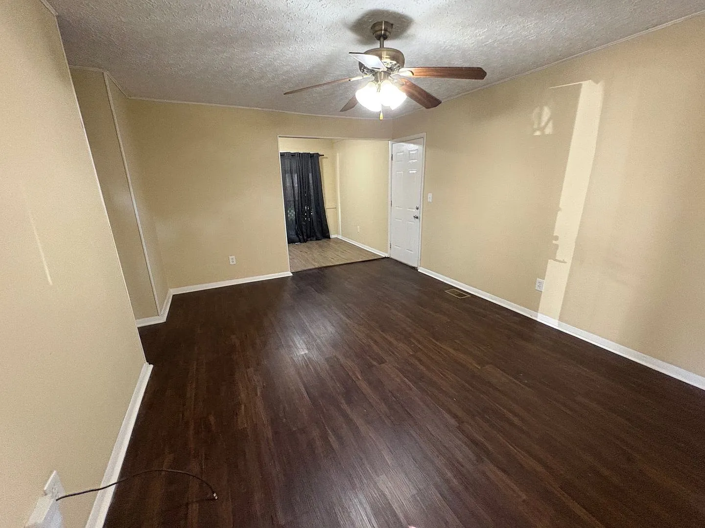 Updated 3BR Home with Hardwood Floors, Garage & Large Backyard 508 Amor Pl, Vandalia $1,400/mo — Photo 3