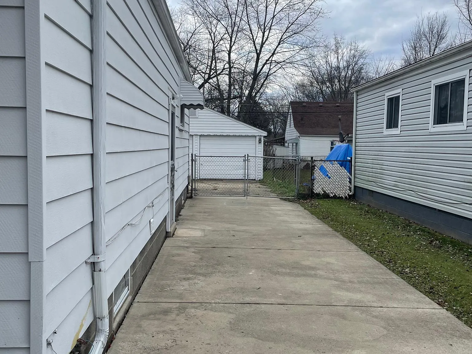 Deering St, Livonia — Photo 2