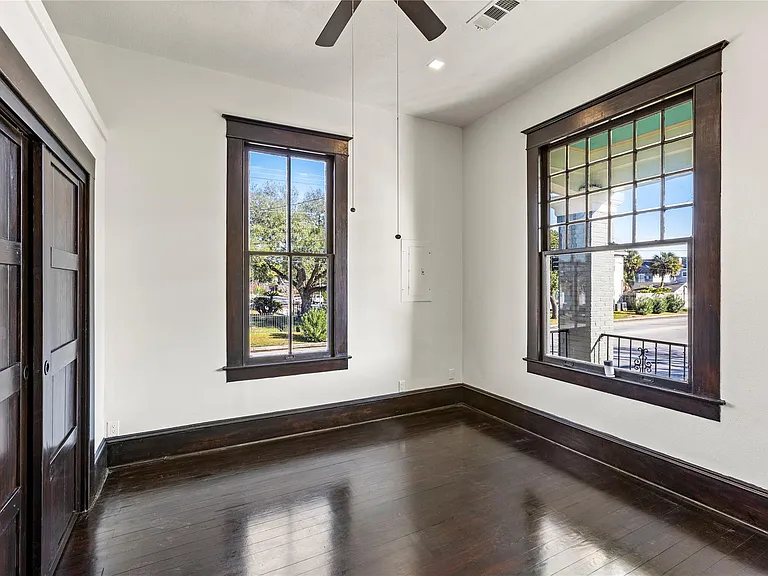 3902 Bernardo De Galvez #B — Photo 14