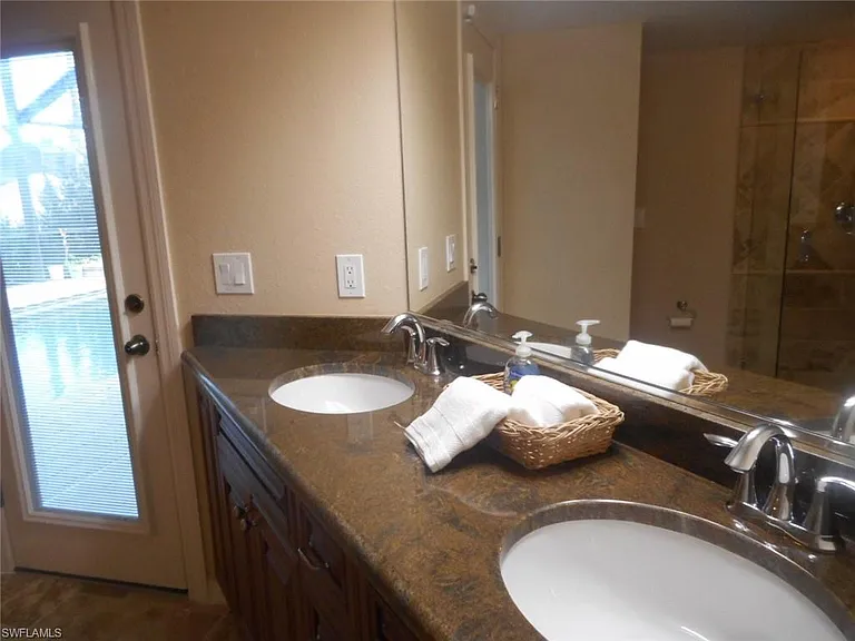 1513 SW 58th St — Photo 24