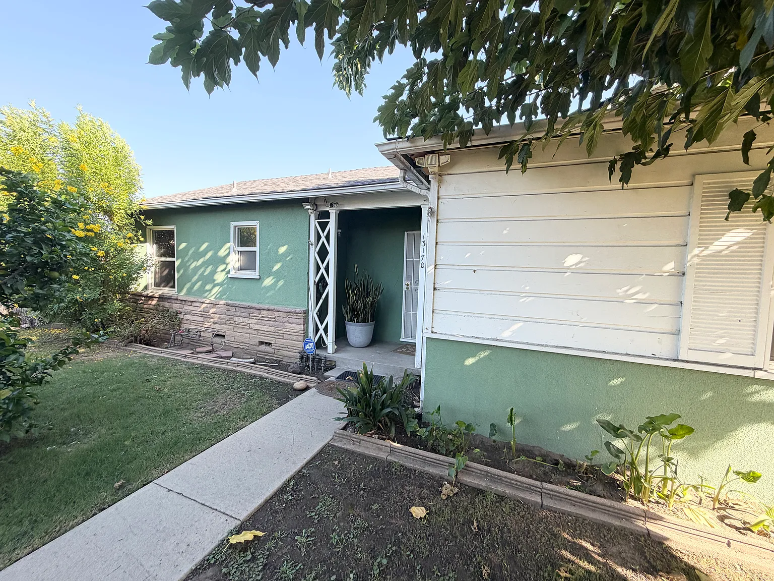 3 bed, 1262 sqft, $3,800 — Photo 4