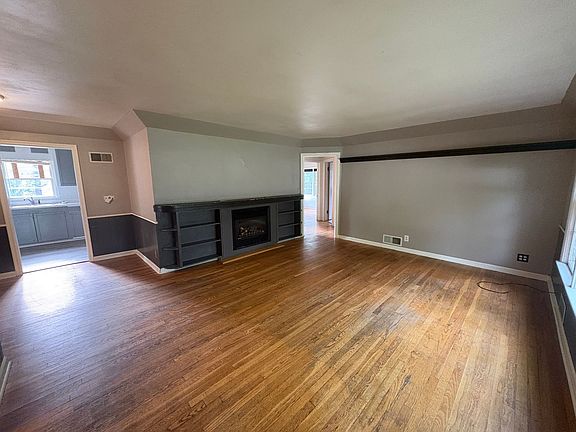 5th image of 2419 Pine St