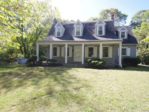 16 Mount Sinai Coram Road, Coram, NY 11727