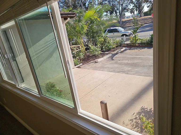 691 Graves Ave — Photo 14