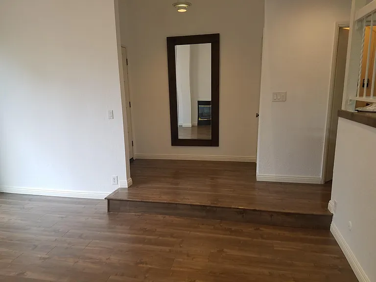4244 Mary Ellen Ave — Photo 8