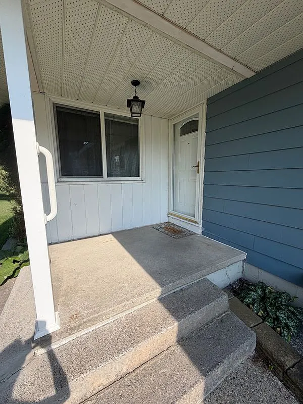3 bed, 1.5 bath, 1152 sqft, $2,500 — Photo 4