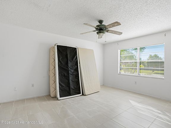 5th image of 2304 Hawthorne Rd