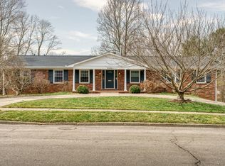 2032 Blairmore Rd, Lexington, KY 40502