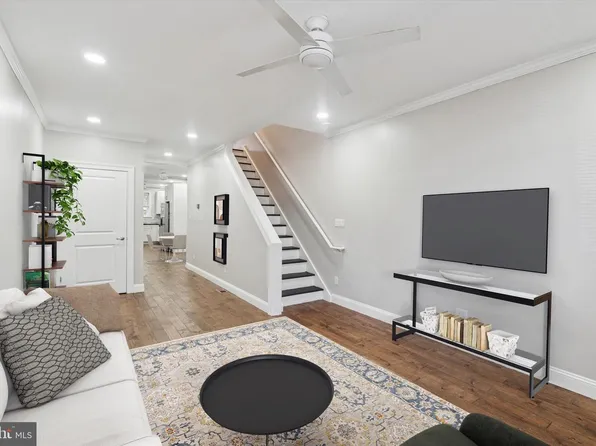 3176 Chatham St, Philadelphia, PA 19134