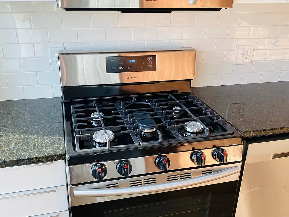 5 burner gas stove and microwave