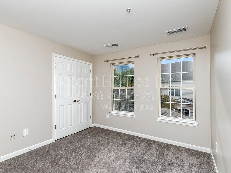 1581 Leeds Castle Dr #201 — Photo 31