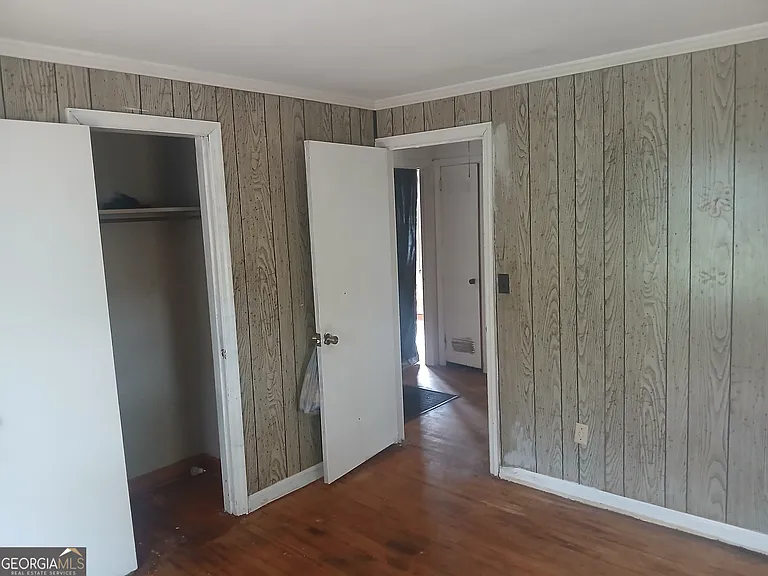 1387 Dewey St — Photo 6