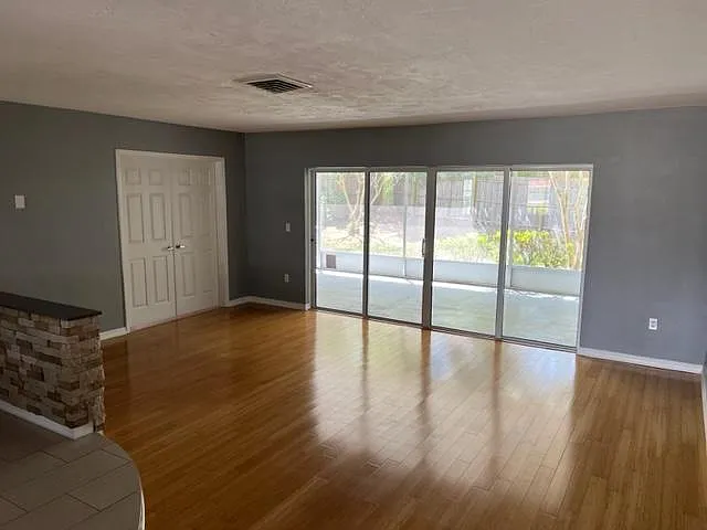 208 Talley Dr — Photo 4