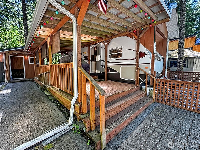 4th image of 128 1 Jasper Trail