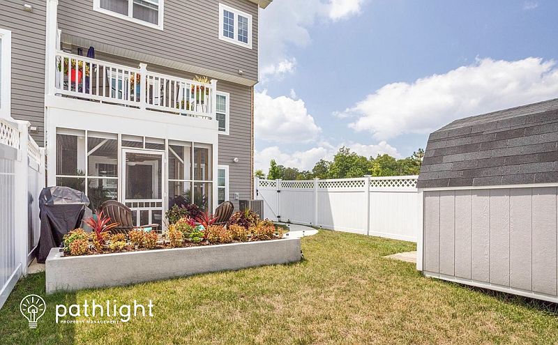 2nd image of 5401 Spotswood Pl