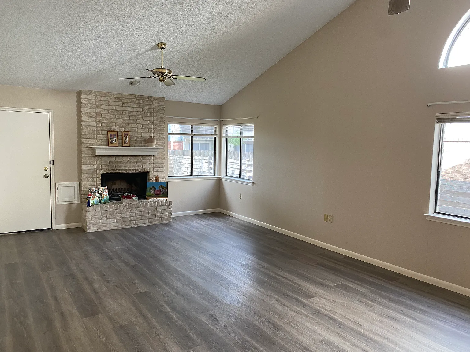 6710 Ambush Dr — Photo 2