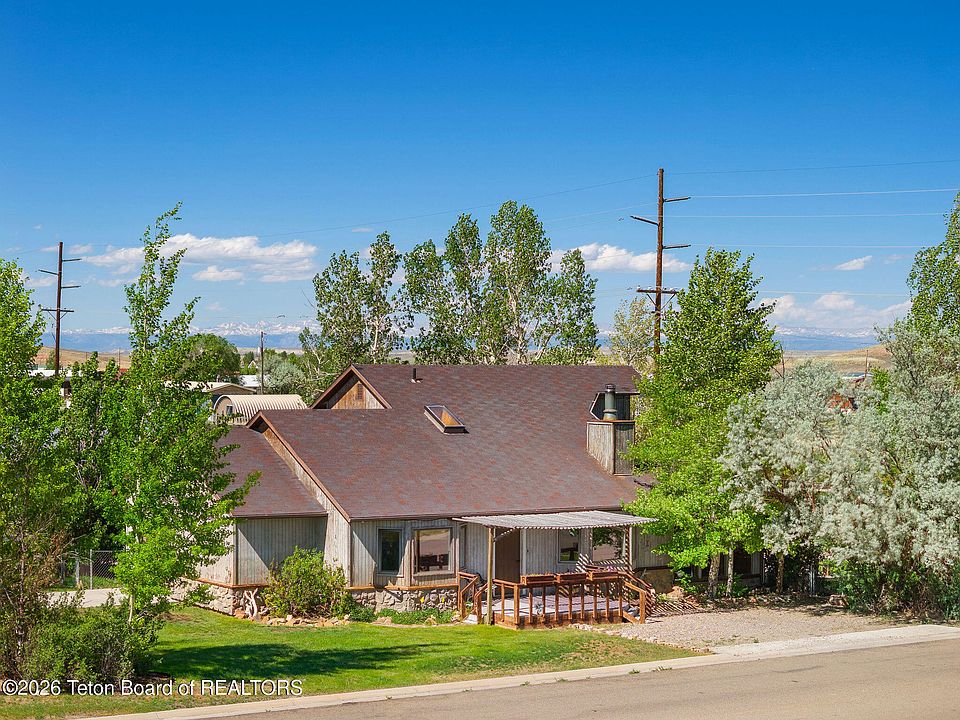 1st image of 302 Rakestraw Ave