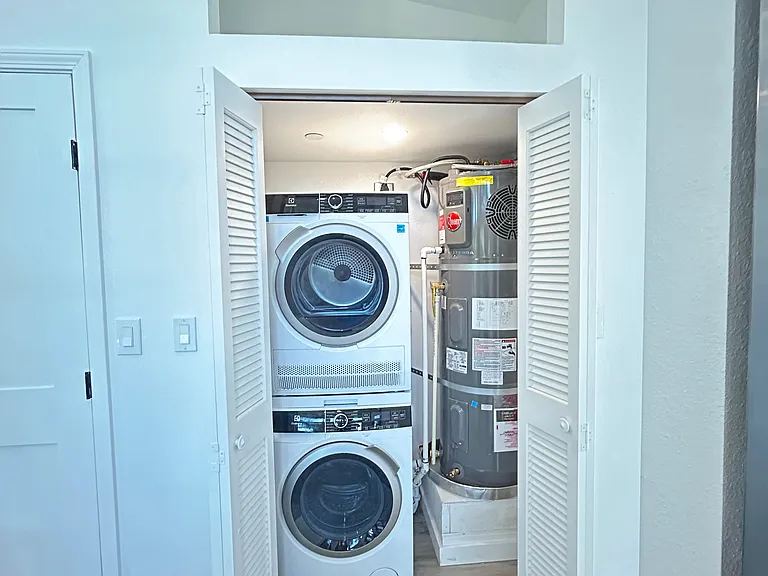 Brand new washer/dryer and hybrid heat pump water heater ....extremely energy efficient!