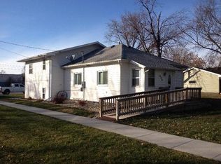 679 Nevada Ave SW, Huron, SD 57350
