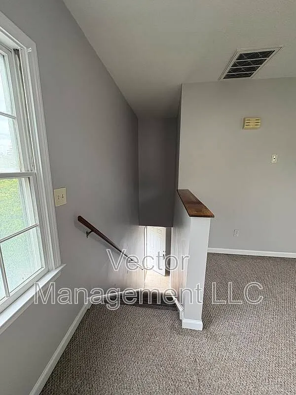 1 bed, 1.0 bath, 850 sqft, $1,525 — Photo 2