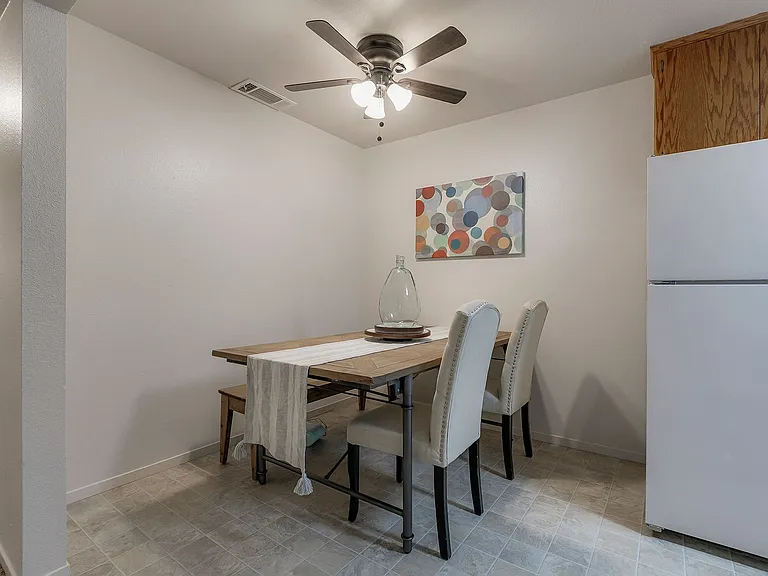 Oak Meadow Apartments — Photo 26