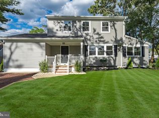 11 Blue Jay Ave, Bayville, NJ 08721