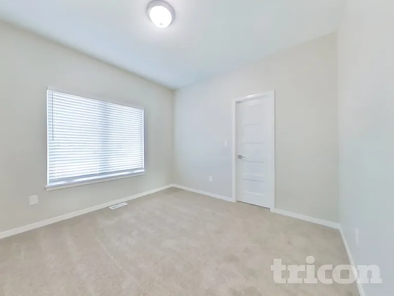 11235 N Bristol Ave — Photo 12