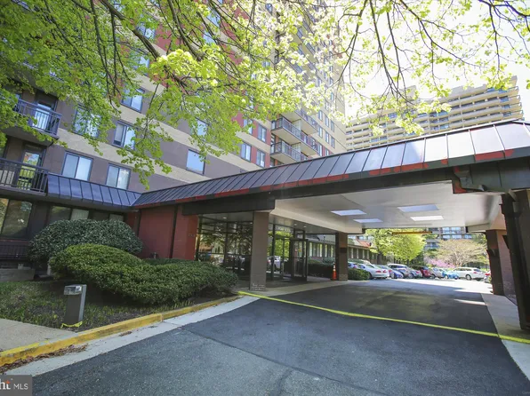 801 N Pitt St APT 1606, Alexandria, VA 22314