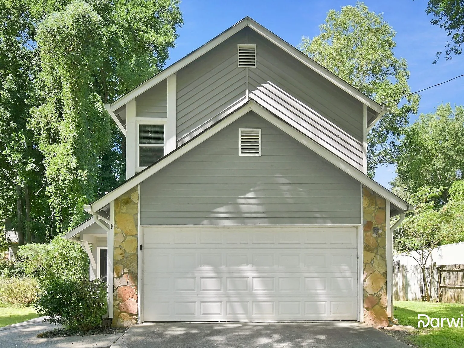 3 bed, 2.0 bath, 1324 sqft, $1,885 — Photo 2