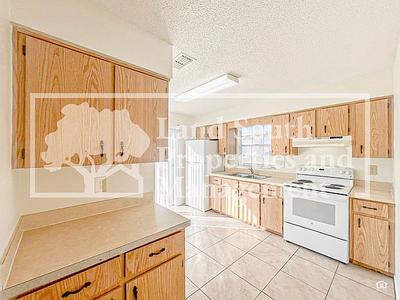 5th image of 5824 Charlton Dr #5822