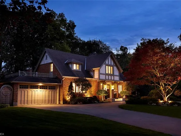 19 Inwood Dr, Brantford, ON N3T 5J5