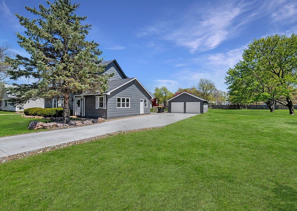 625 Warren St, Dexter, IA 50070 Zillow