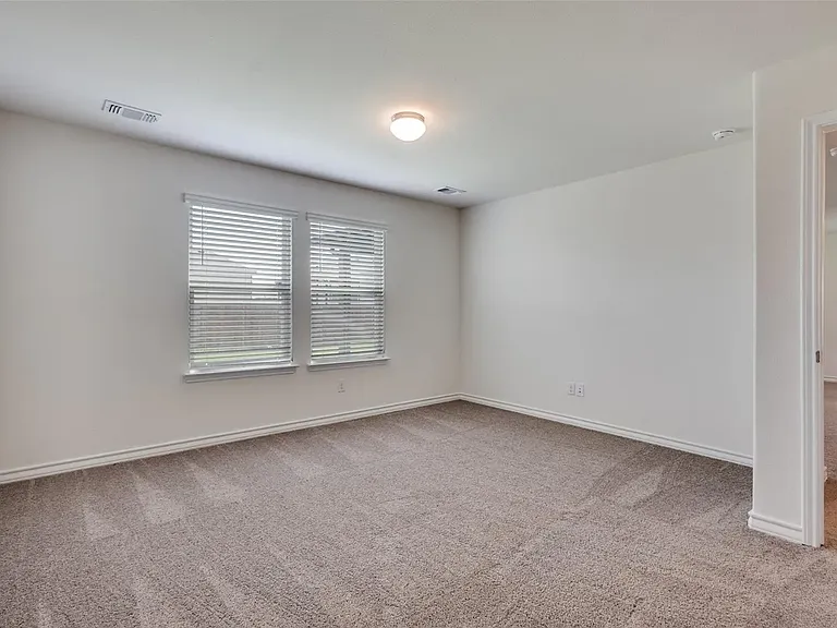 749 Windsor Dr — Photo 20