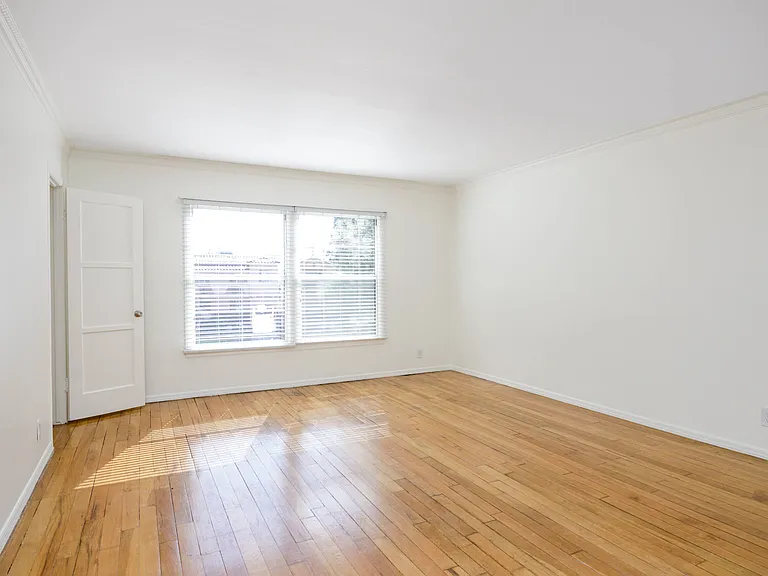 6209-6226 W Olympic Blvd — Photo 7
