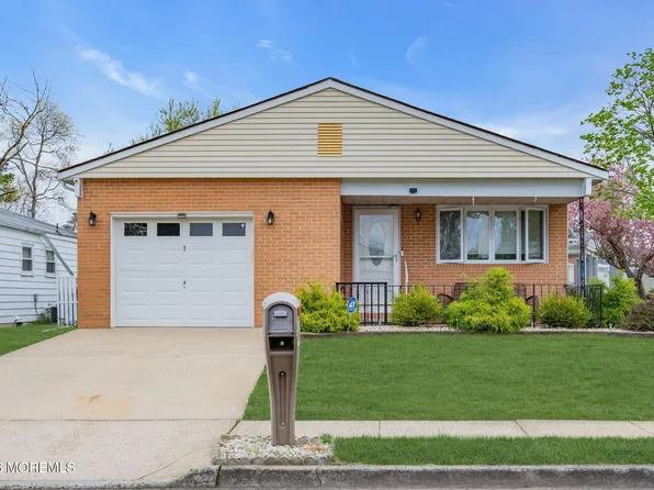 1 Speighstown Place, Toms River, NJ 08757