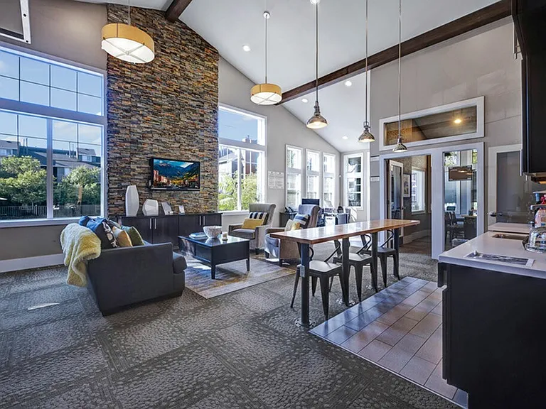 Summit Riverside Apartments — Photo 37
