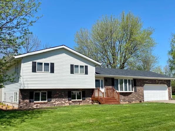 406 6th St NE, Renville, MN 56284