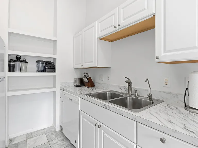 208 Flournoy Dr — Photo 7